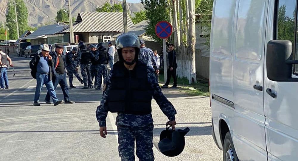 Qirg‘iz-tojik chegarasidagi vaziyat keskinlashgani sababli strategik trassa yopildi