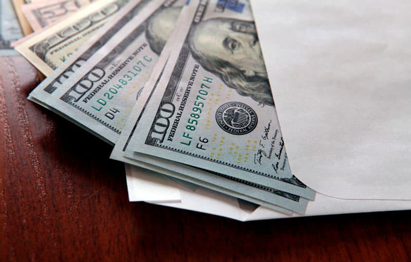 Surxondaryoda fuqaroni 600 dollar evaziga ishga kiritib qo‘ymoqchi bo‘lgan shaxsga jinoiy ish qo‘g‘atildi