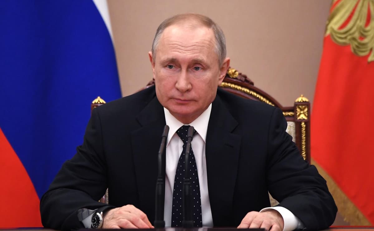 Путин Россиядан «бирор нарсани тортиб олмоқчи бўлганларнинг тишлари қоқиб олиниши»ни айтди