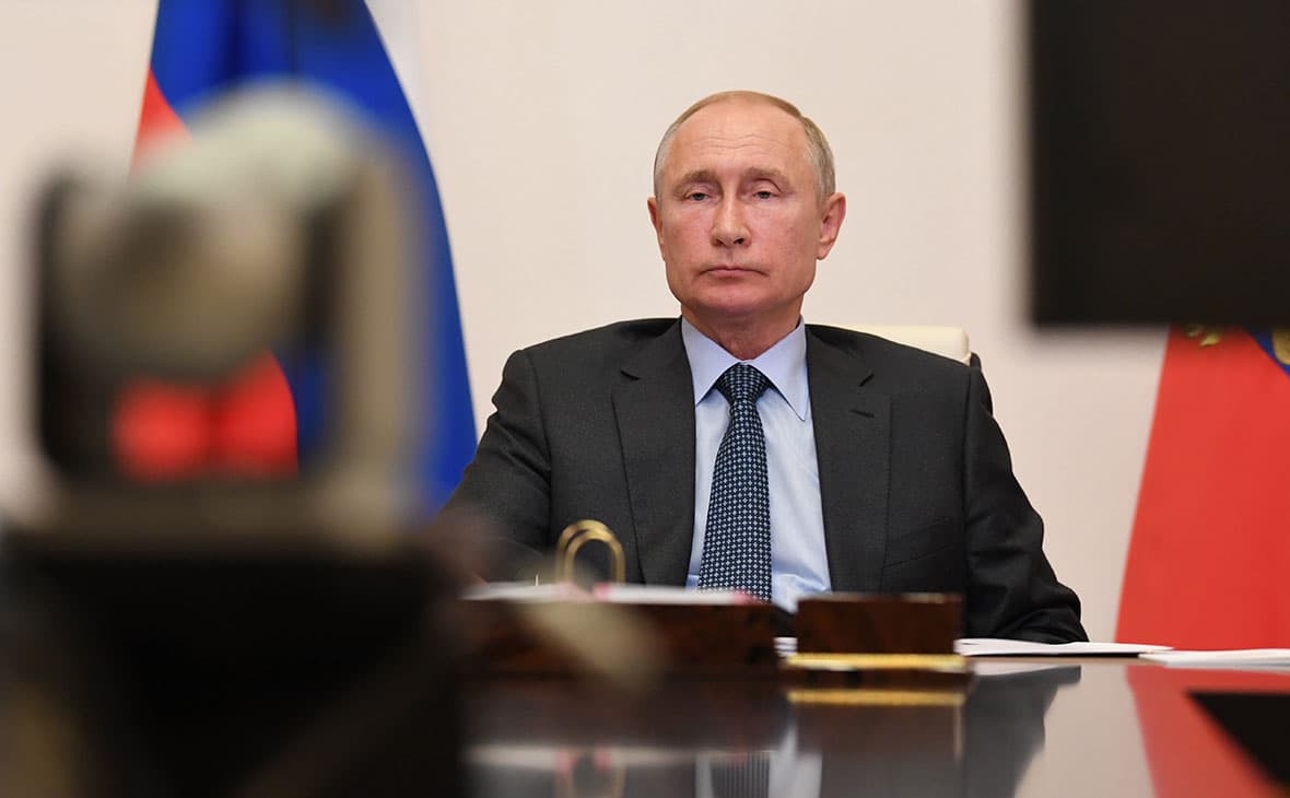 Путин ушёл на самоизоляцию. Он примет участие в саммите ОДКБ и ШОС в онлайн формате