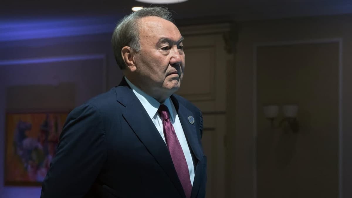 Nazarboyev o‘ziga umrbod berilgan lavozimdan voz kechdi