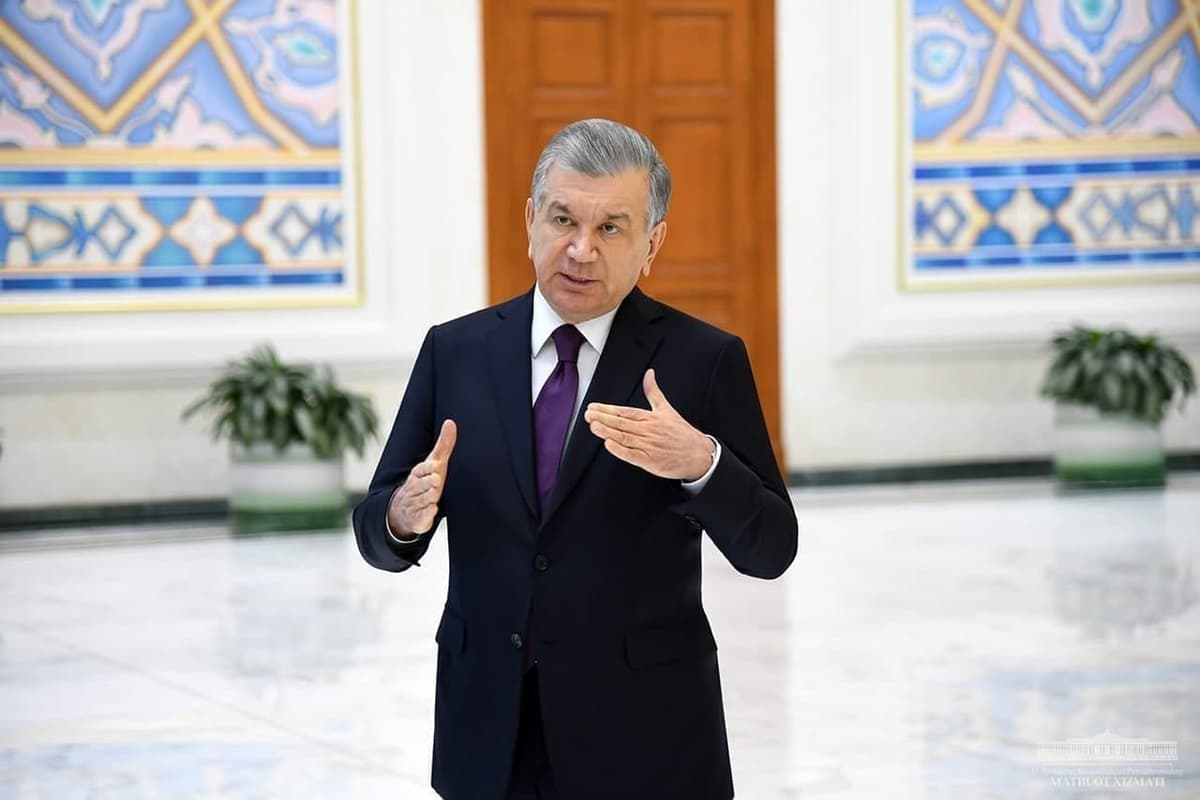 Мирзиёев ознакомился с презентацией инвестпроектов по Сырдарьинской области