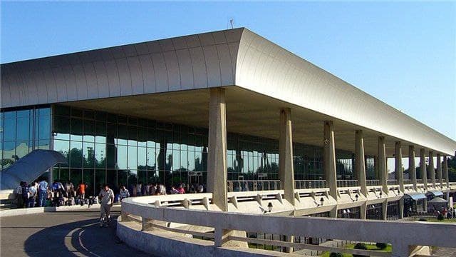 В аэропорту Ташкента планируют открыть эстакаду для допуска пассажиров на второй этаж