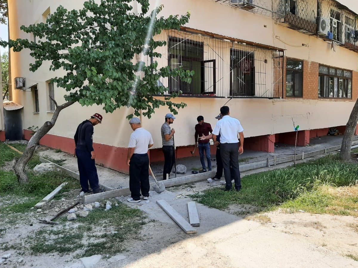 Tanqiddan so‘ng: Toshkentdagi ko‘zi ojizlar mahallasida ta'mirlash ishlari davom ettirila boshlandi