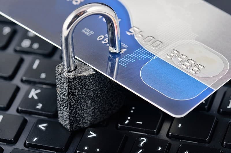 UZCARD пластик картадан пул ўғирловчи фирибгарлардан огоҳлантирди