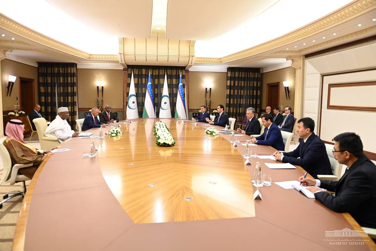 President invites OIC Secretary General to visit Uzbekistan