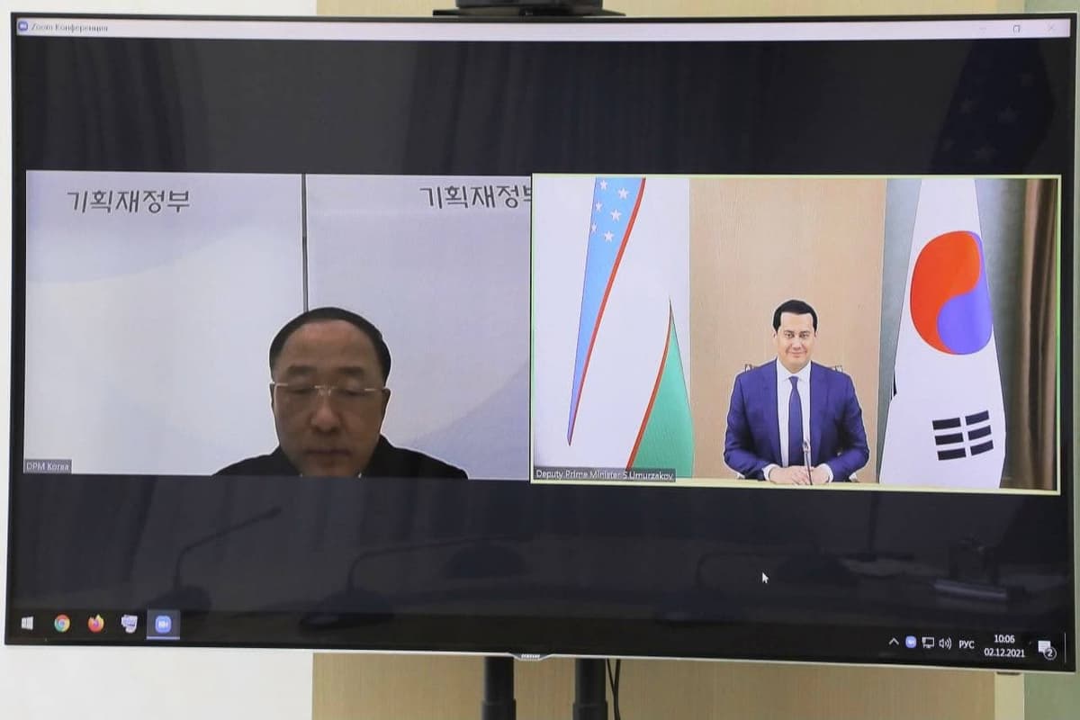 Umrzoqov Koreya bosh vaziri o‘rinbosari bilan Shavkat Mirziyoyevning Seulga bo‘lajak tashrifini muhokama qildi