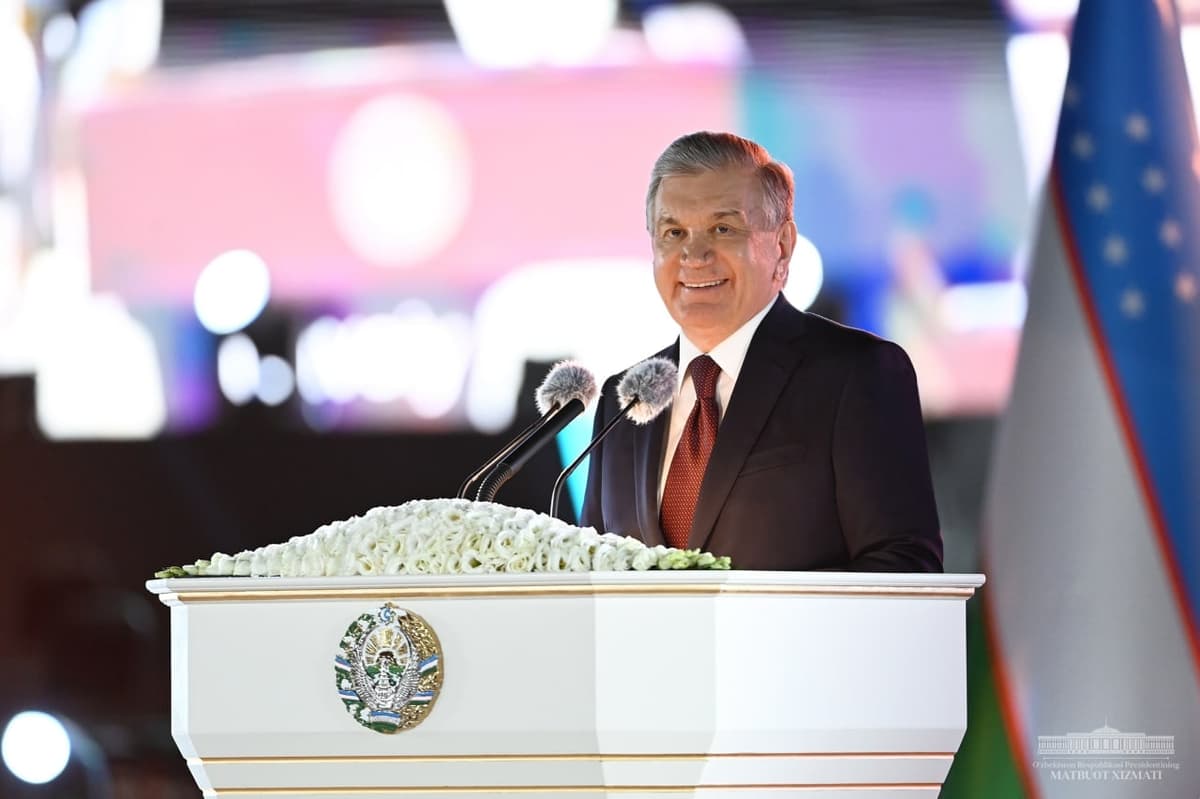 Qoraqalpoq eliga izzat, konstitutsiya islohoti va yoshlarga yangi imkoniyatlar – prezident yoshlar kuniga bag‘ishlangan tantanada nimalar dedi?