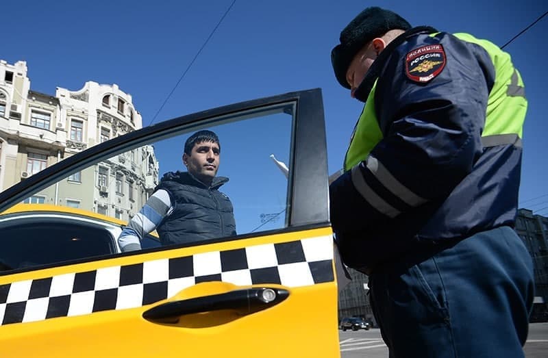 Rossiyaning yana bir hududida migrantlarga taksi va avtobusda ishlash taqiqlandi