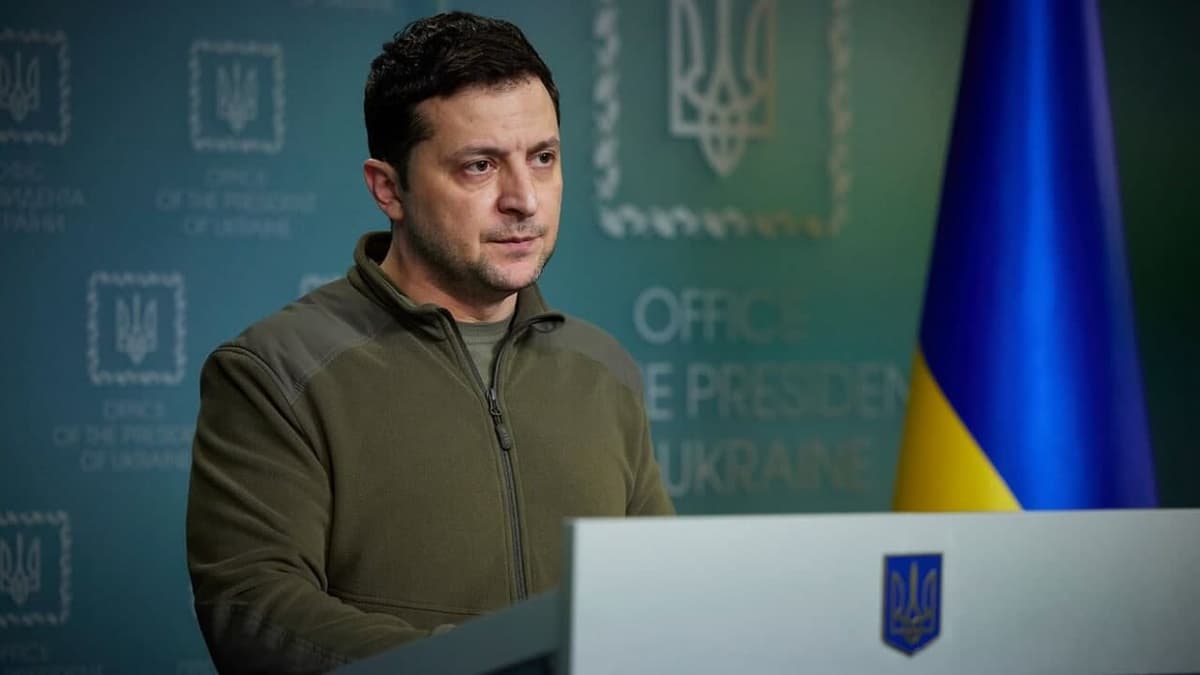Зеленский кейинги 24 соат Украина учун ҳал қилувчи бўлишини айтди