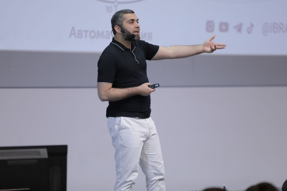 25 aprel kuni Ibrahim Gulyamovning 2 oylik "Biznes Kouching" dasturining 15-mavsumi yakunlangan edi