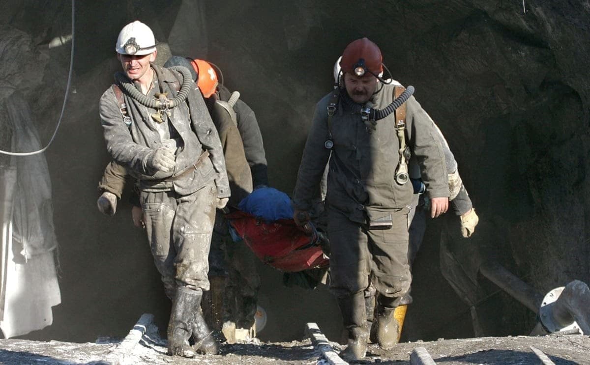 Kuzbassdagi konlardan birida 52 kishi halok bo‘ldi