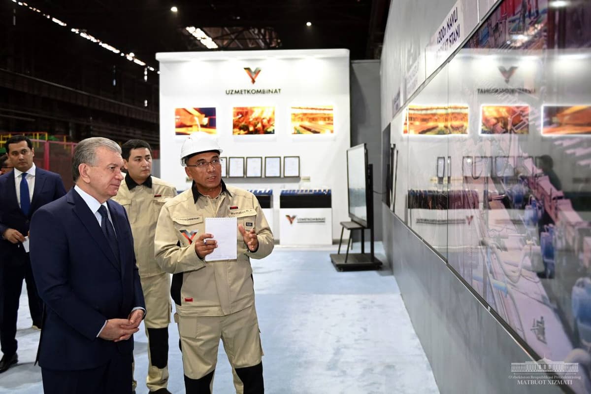 Президент ознакомился с новыми проектами металлургического комбината