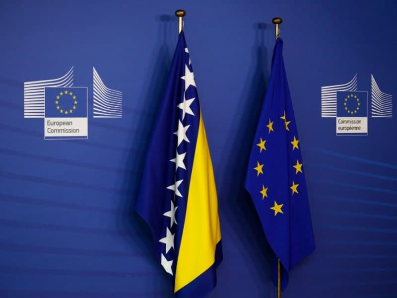 YeK Bosniya va Hersegovinaga YeI a’zoligiga nomzod maqomini berishni tavsiya qildi