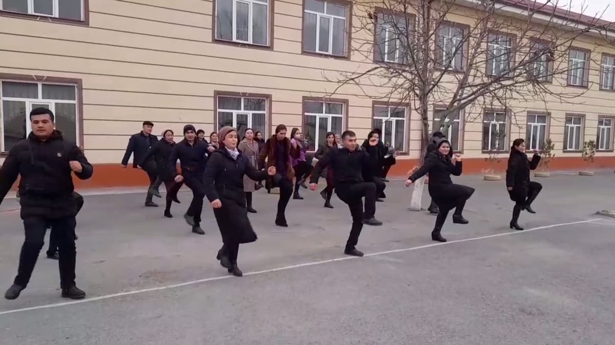 Video: Andijondagi maktabda xodimlarning ertalabki gimnastikasi