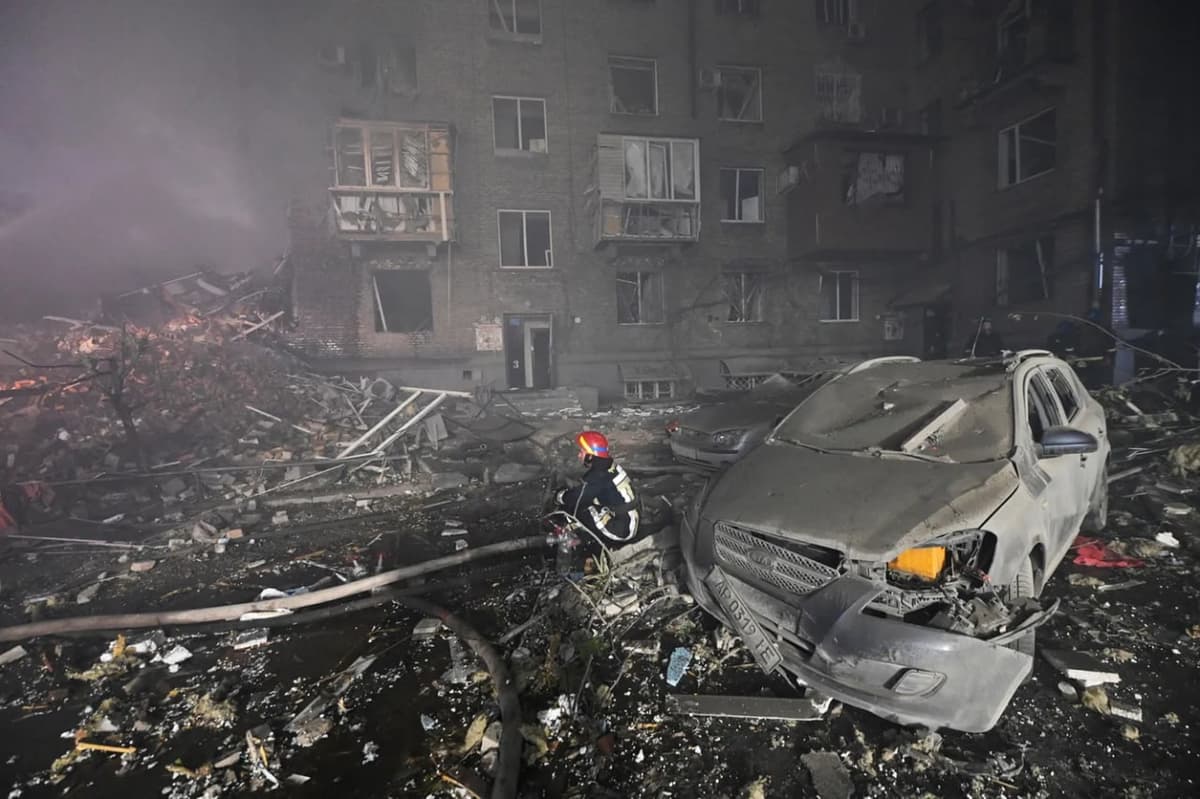 Rossiya Ukraina shaharlariga o‘nlab raketalar yog‘dirdi. Suratlar