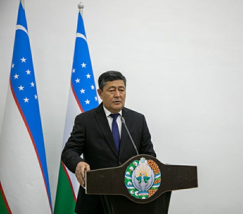 Xatirchi tumani hokimiga hayfsan berildi