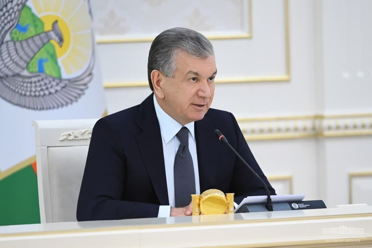 Президент раскритиковал хокимов и чиновников, которые не разбираются в политике