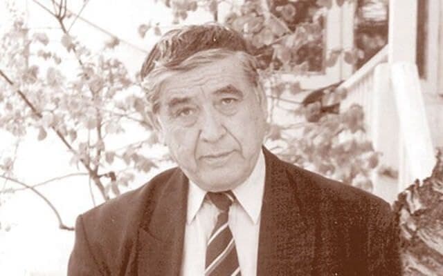 Adabiyotshunos olim Umarali Normatov vafot etdi