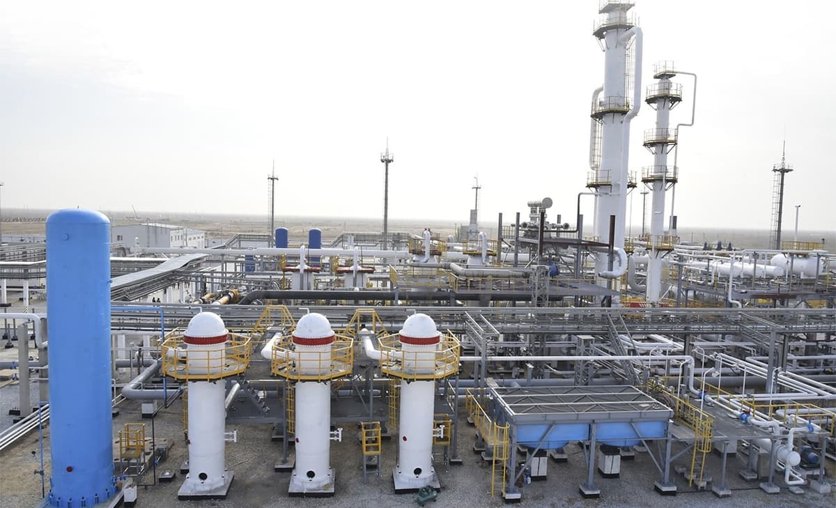 “O‘zbekneftgaz”: Elektr tarmoqlarida elektr ta’minotining uzilishi tufayli tabiiy gaz qazib chiqarish va qayta ishlash qurilmalari avariyaviy holatda to‘xtadi