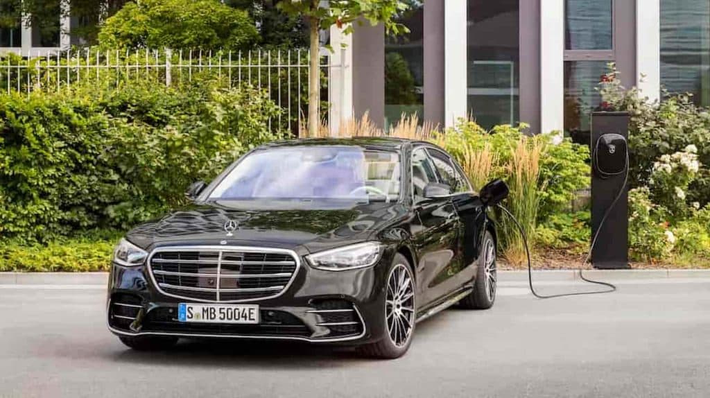 Fuqaro Mercedes Benz S500 avtomobilini Toshkent shahar hokimligiga sovg‘a qildi