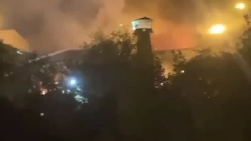 Eronda yuzlab siyosiy mahbuslar saqlanayotgan qamoqxonada yong‘in ro‘y berdi