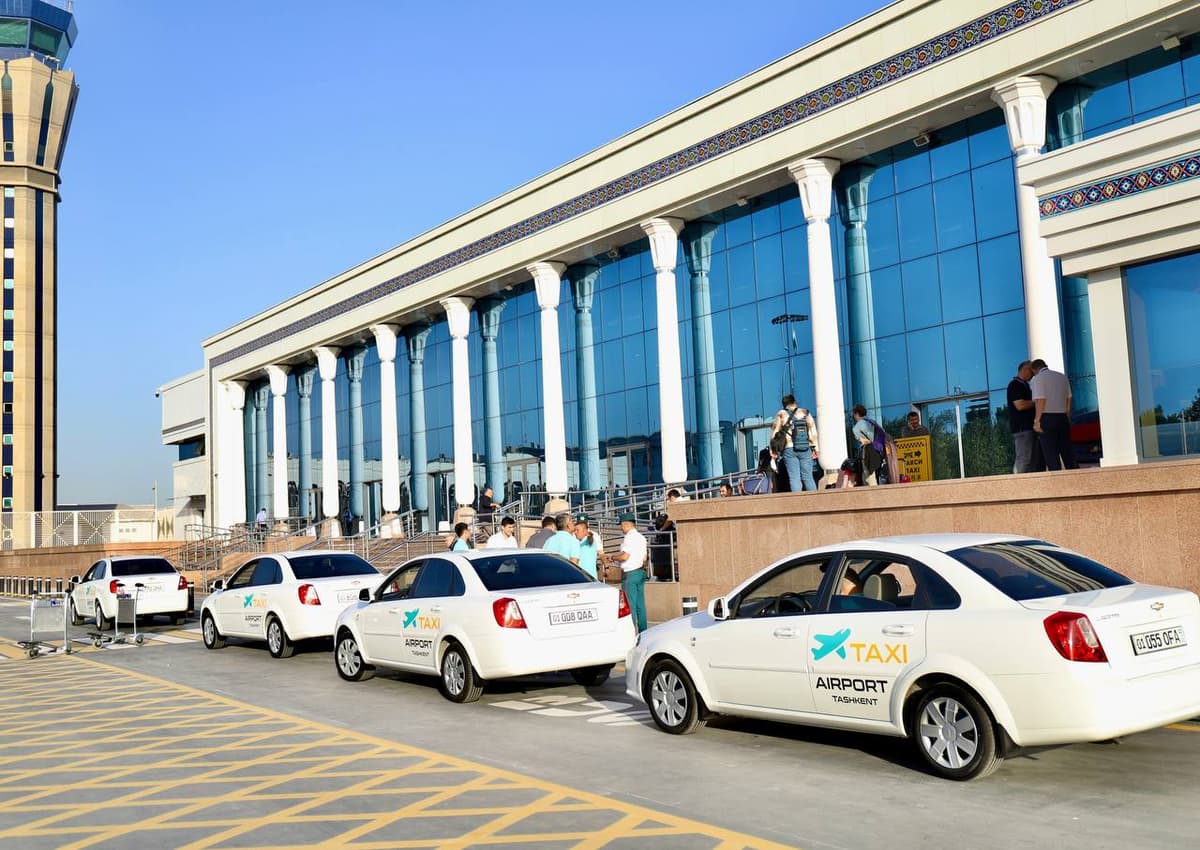 Insofsiz taksichilar bilan kurashayotgan aeroportning o‘zi insoflimi?