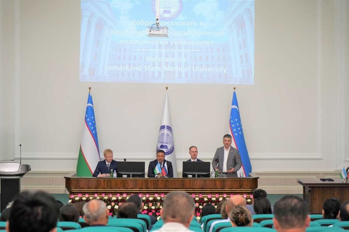 Samarqand davlat tibbiyot universitetida o‘tkazilgan 76- talabalar va yosh olimlar xalqaro anjumanida 34 ta oliy ta’lim muassasasidan vakillar qatnashdi