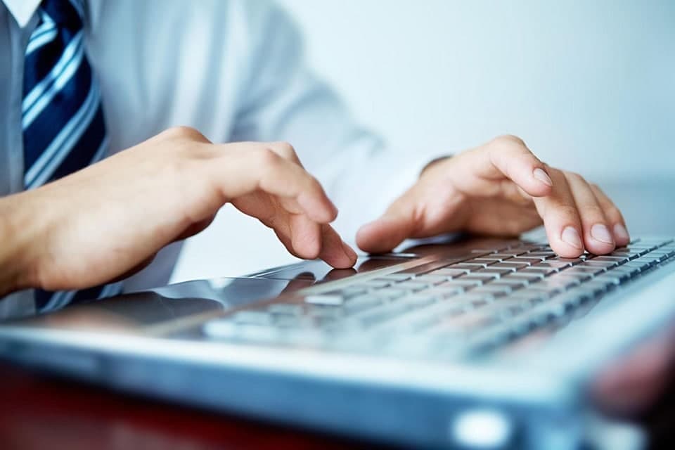 Uzbek citizens to be able to receive and restore documents online abroad