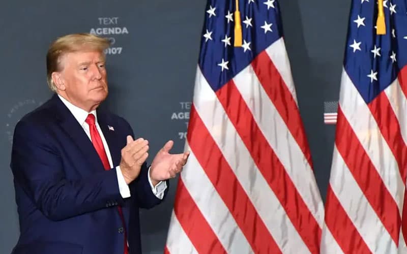 Трамп обвинил ФБР в краже трех паспортов