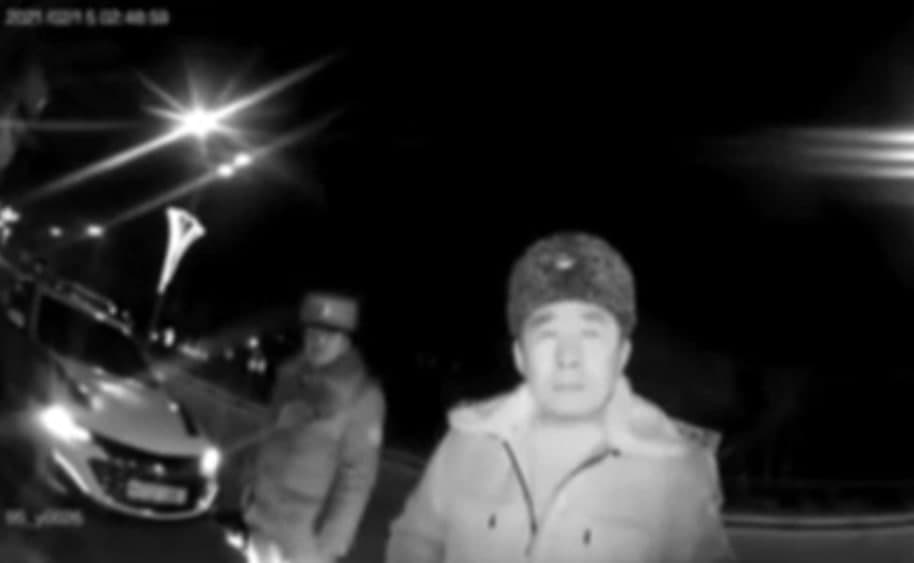 В Каракалпакстане начальник УБДД оскорбил и избил своих сотрудников