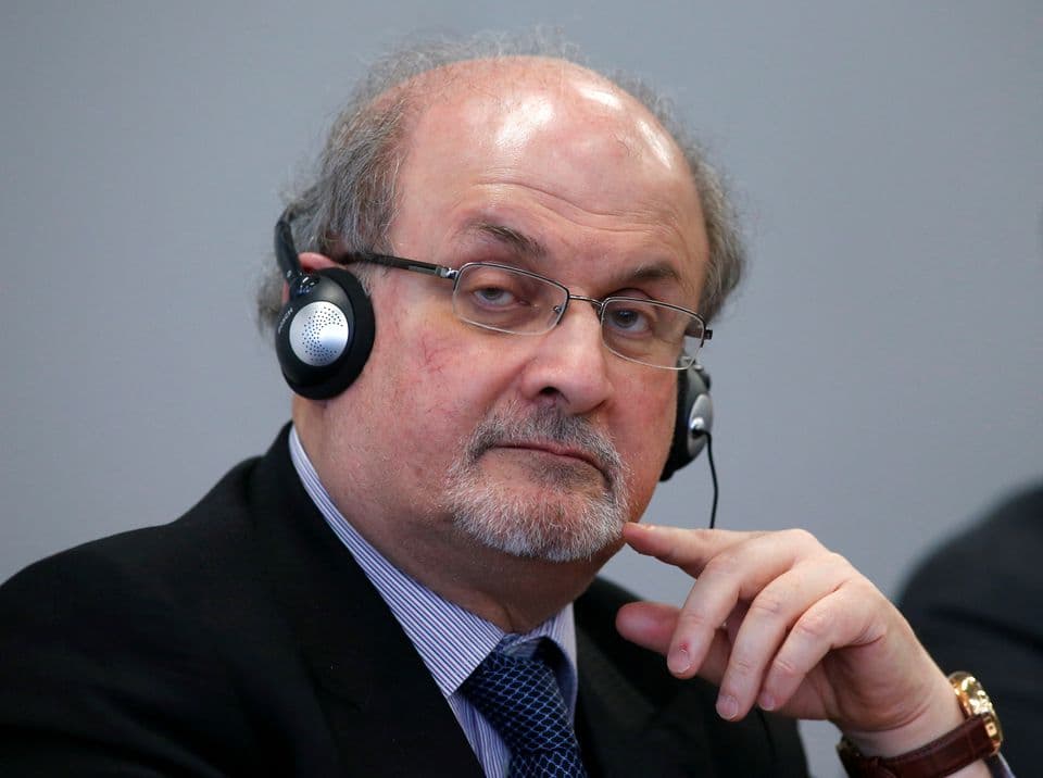 Власти Ирана прокомментировали покушение на писателя Салмана Рушди
