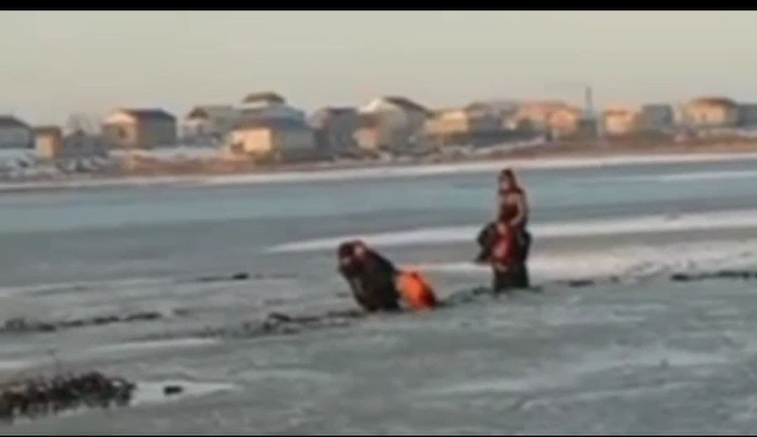 Нукусда икки ўсмир музга кириб кетди