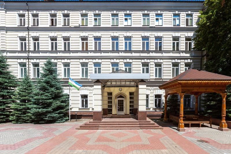 O‘zbekistonning Ukrainadagi elchixonasi vatandoshlarni mamlakatni tark etishga chaqirdi
