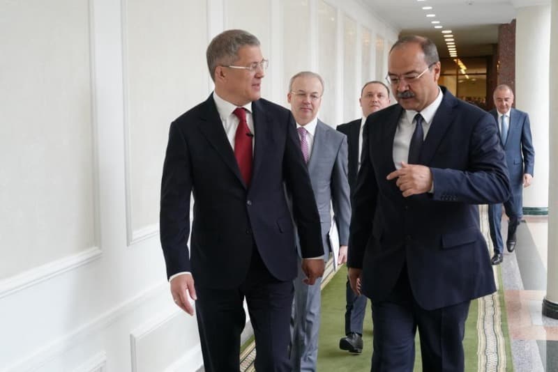 Абдулла Арипов провел встречу с главой Башкортостана