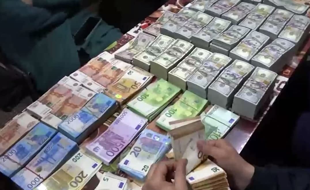 DXX 200 ming dollarning xorijga noqonuniy olib çiqib ketilişiga çek qöydi