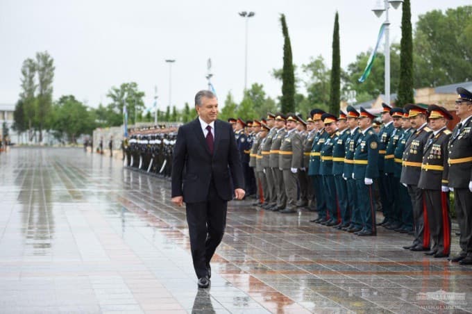 Shavkat Mirziyoyev Qurolli Kuchlar tashkil etilganining 30 yilligi bilan harbiylarni tabrikladi