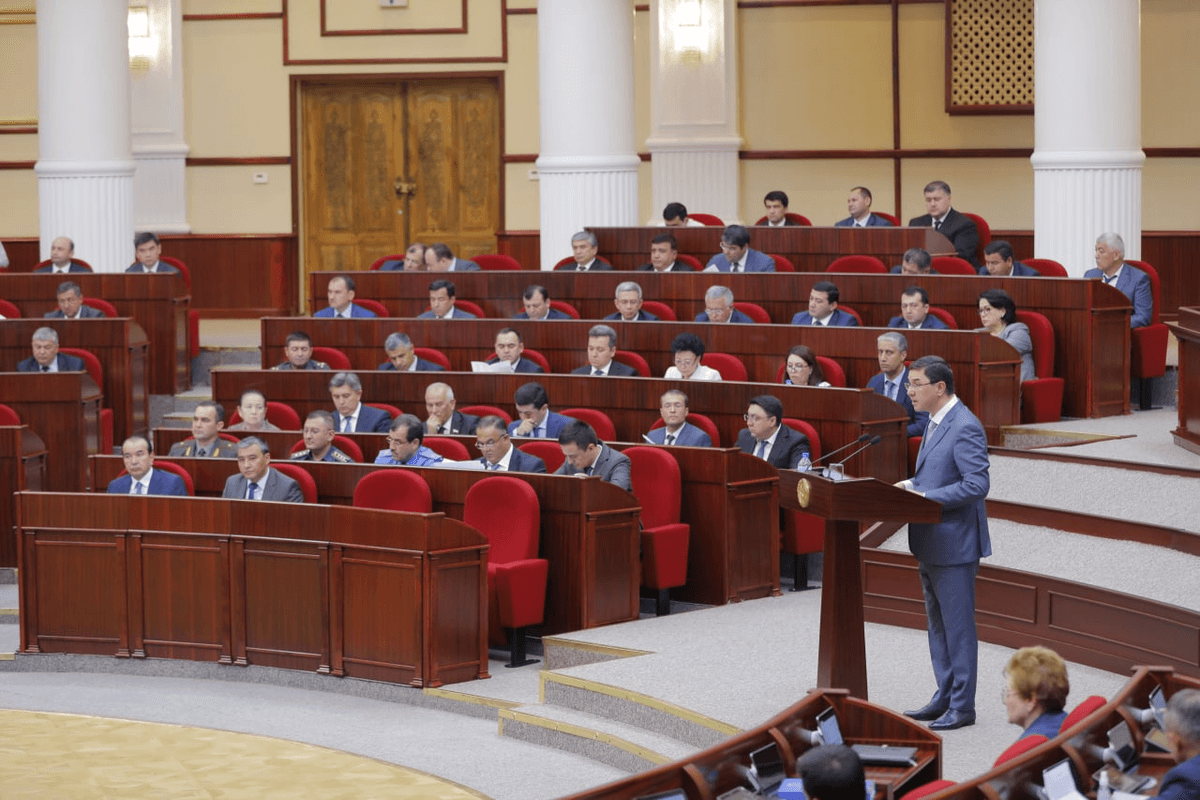 «Dunyoda buncha dars o‘tadigan OTM ham, maktab ham yo‘q» - Jamshid Qo‘chqorov darslarni kamaytirish kerakligini aytdi