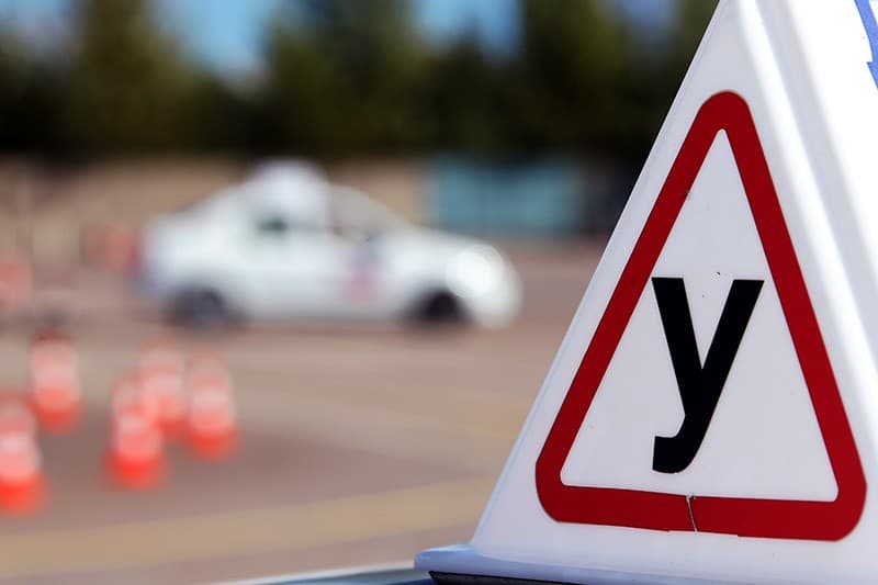 Haydovchilarni tayyorlash va imtihondan o‘tkazish tizimi takomillashtiriladi - Hukumat qarori