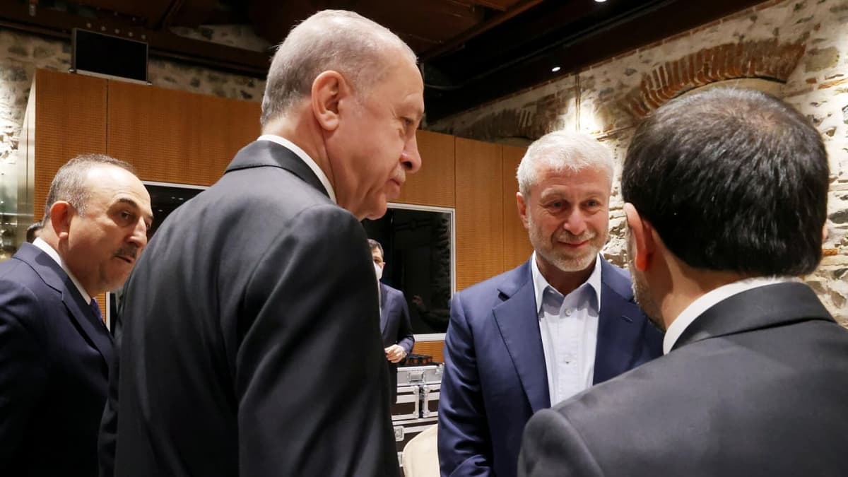 Кремль Украина билан музокараларда Абрамовичнинг иштирокига изоҳ берди