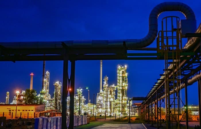 Страны G7 обсуждают возможность установить предел цен на нефть РФ