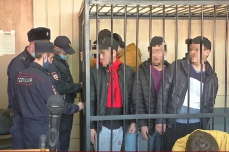 В Новосибирске осуждены шестеро мигрантов из Узбекистана за убийство китайца