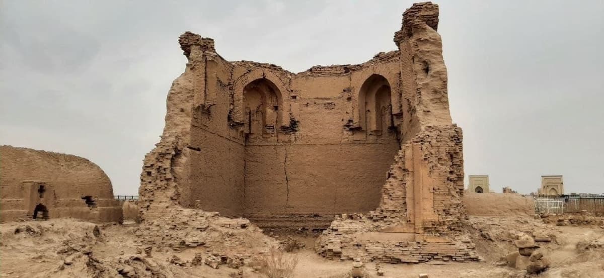 Қорақалпоғистондаги 2400 йиллик тарихий ёдгорлик қабристонга айландими?
