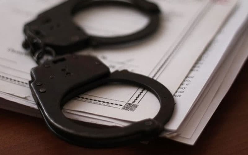 В Зааминском районе управляющий филиалом банка выстрелил в своего сотрудника