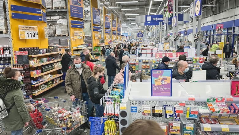 Месячная инфляция в России в марте стала максимальной с января 1999 года