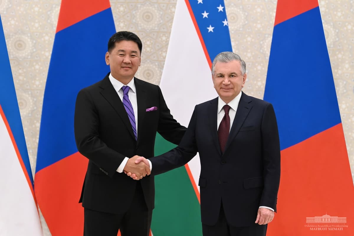 Shavkat Mirziyoyev ShHT sammiti doirasida Mo‘g‘uliston prezidentini qabul qildi