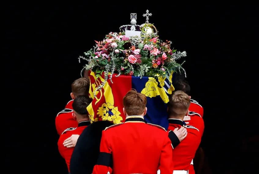 Britaniyada qirolicha Yelizaveta II dafn etildi