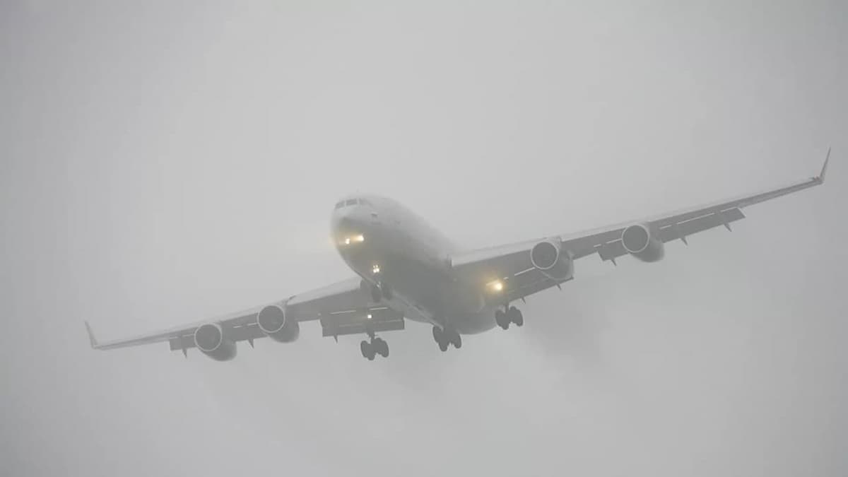 Plane flying from Nizhny Novgorod to Khujand makes emergency landing in Tashkent