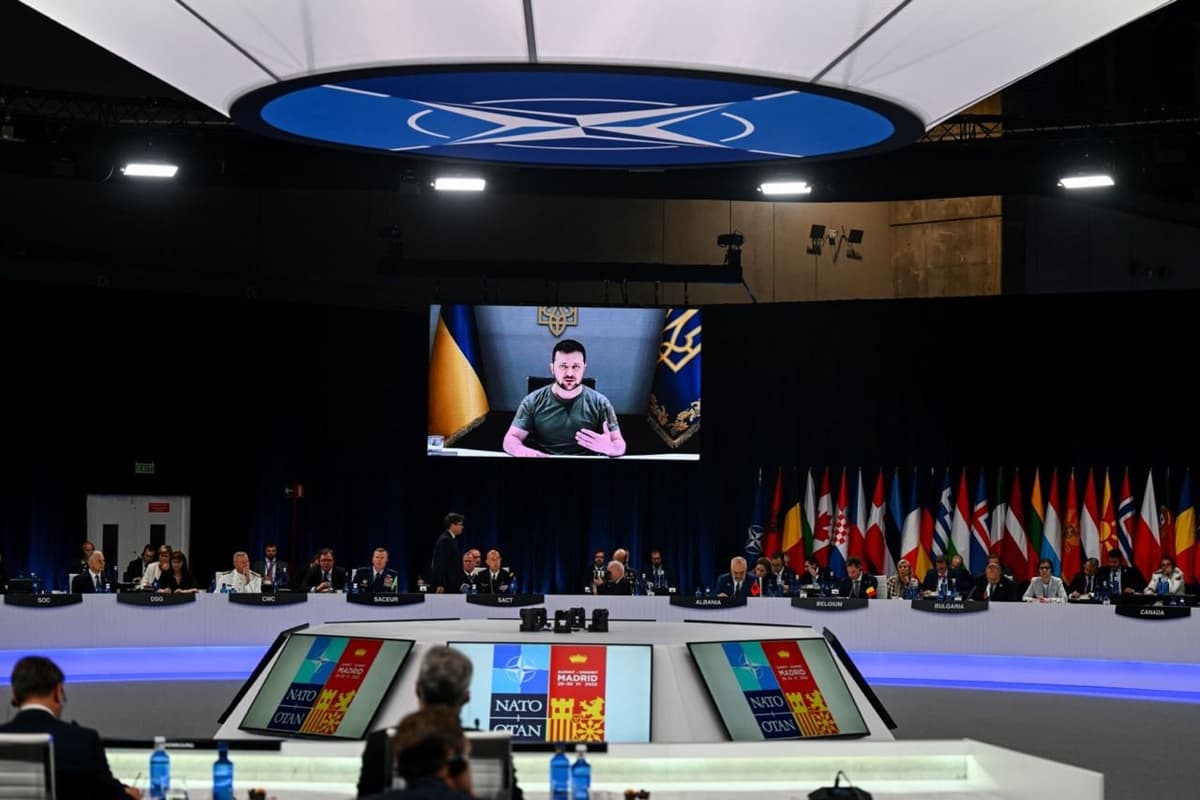 «Yoki Ukrainaga kechiktirib bo‘lmas yordam, yoki Rossiya bilan kechiktirilgan urush». Zelenskiy NATO sammitida chiqish qildi