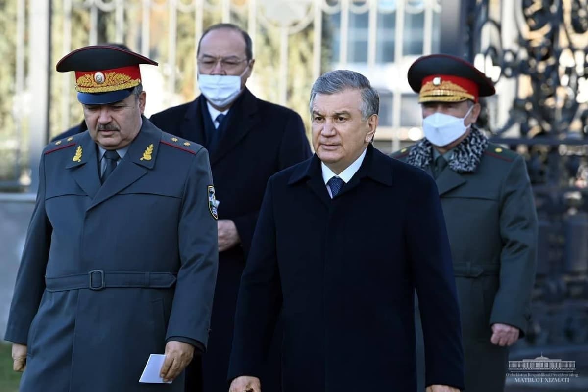 Prezident DXX harbiy ta’lim muassasalari faoliyati bilan tanishdi